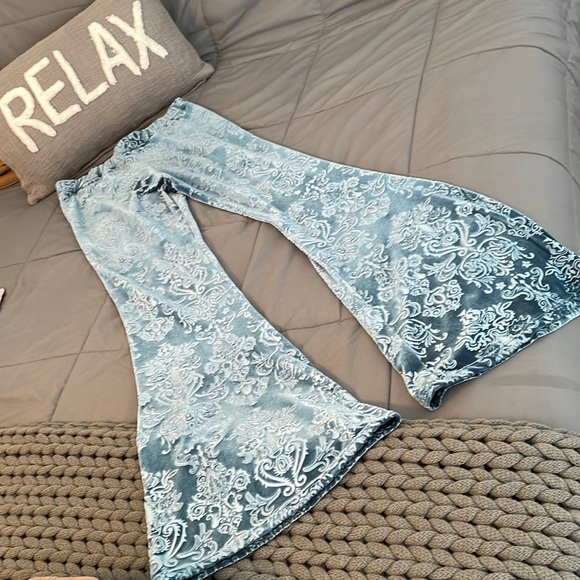 Flare Street Velvet Faerydae Flares New L 70’s Flower Power Free People Blue NEW - Picture 5 of 10